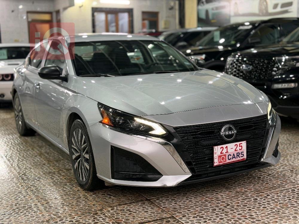 نيسان ألتيما